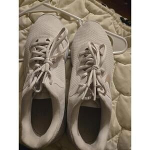 Nike Women's Lightweight baby pink size 8 Running Sneakers